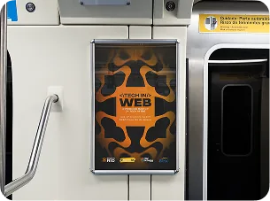 Cartaz da marca em uma catraca de metrô